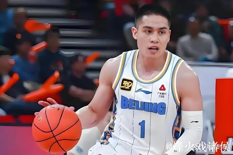 陈盈骏15+6+6广州逆转青岛 鲍威尔空砍三双 陈盈骏15+6+6广州逆转青岛 鲍威尔空砍三双